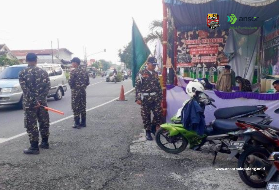 Posko Banser Jadi Garda Terdepan Aksi Kemanusiaan di Jalur Mudik Kecamatan Balapulang